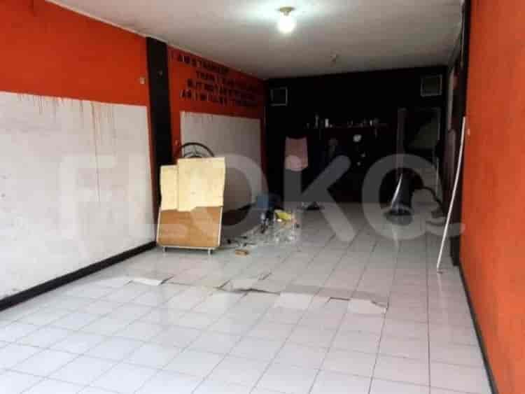 124 sqm, shophouse for rent in Jalan Galaxy Raya Pekayon, Bekasi Selatan - RKRa4b 3