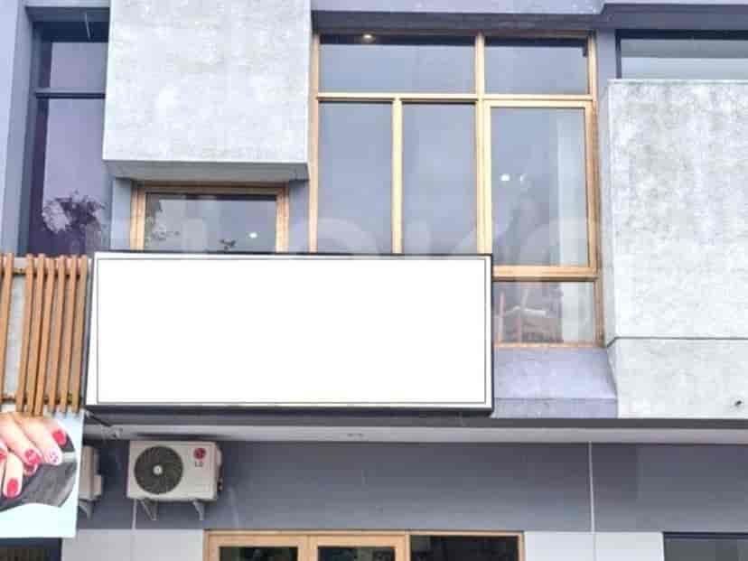 Dijual Ruko Luas 64 m2 di Jalan BSD Serpong, BSD 1