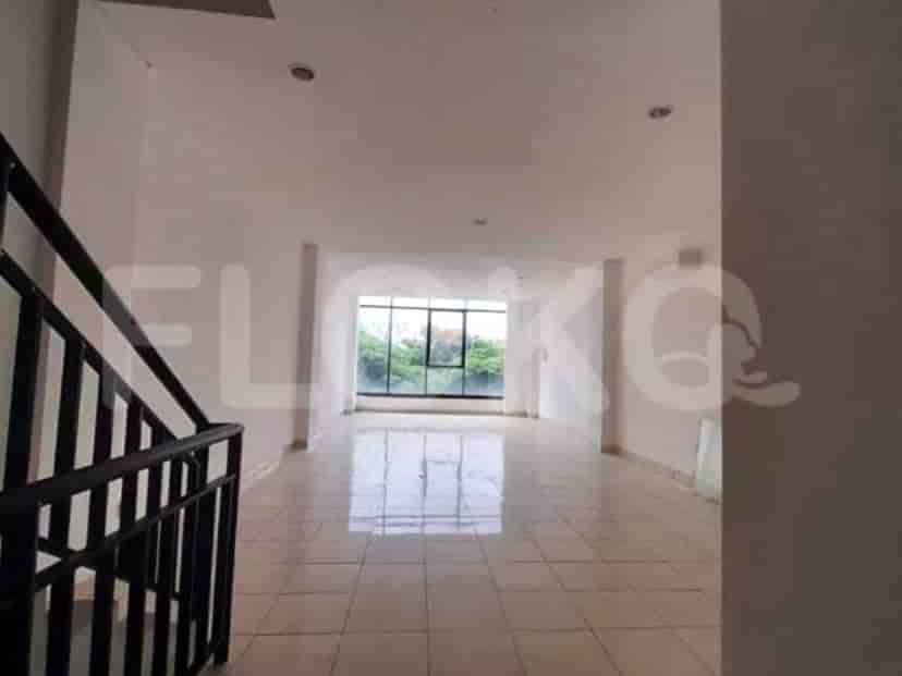 338 sqm, shophouse for sale in Jalan Avenue Boulevard JGC, Cakung 3