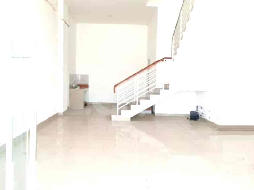 191 sqm, shophouse for rent in Jalan Boulevard New East JGC, Cakung 3
