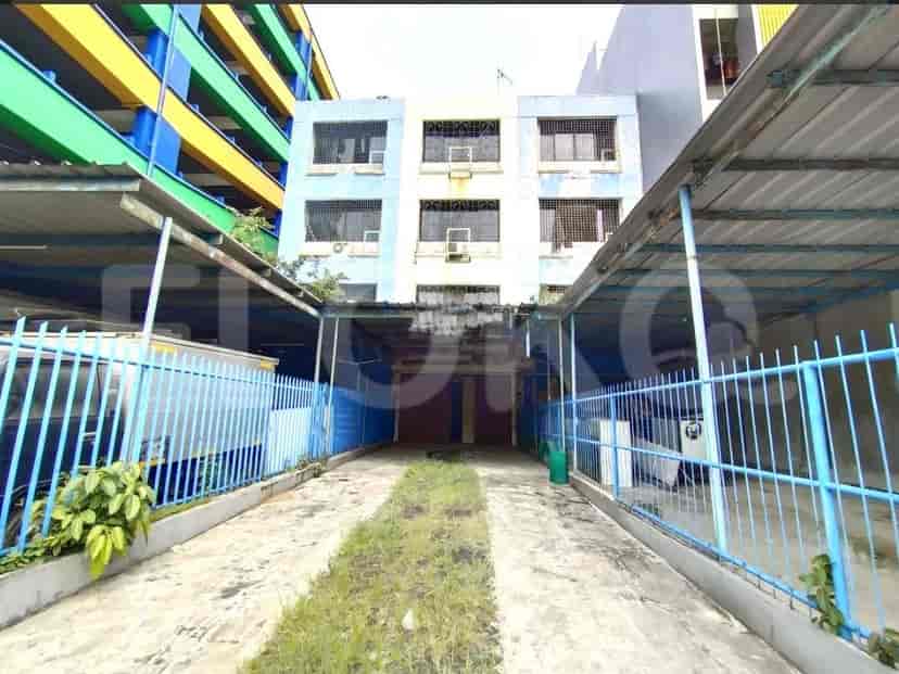 Dijual Ruko Luas 240 m2 di Jalan Gereja Ayam, Pasar Baru 1
