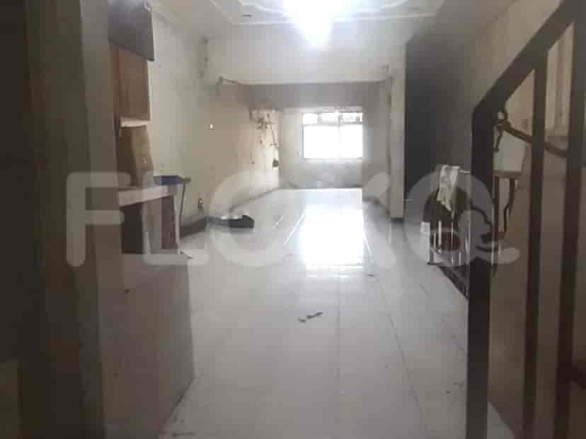 300 sqm, shophouse for sale in Jalan Jelambar Utama, Grogol 2