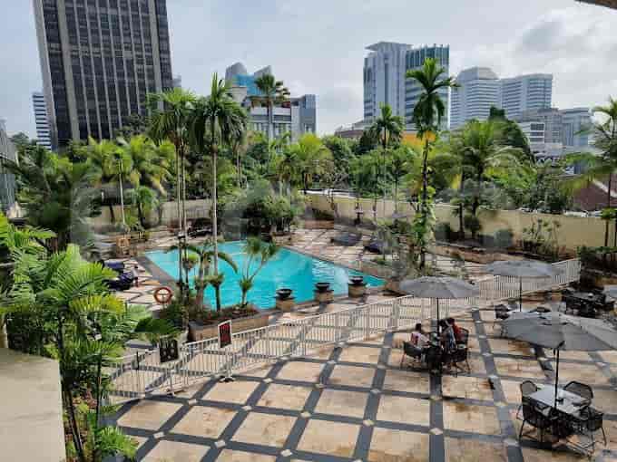 sari pool ov_nw.jpg