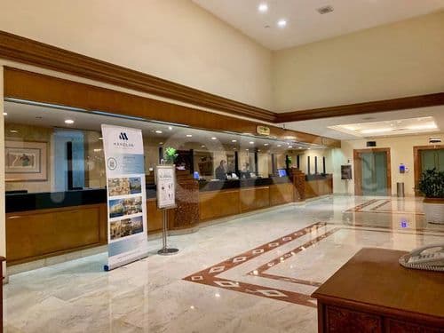 sari lobby2_nw.jpg