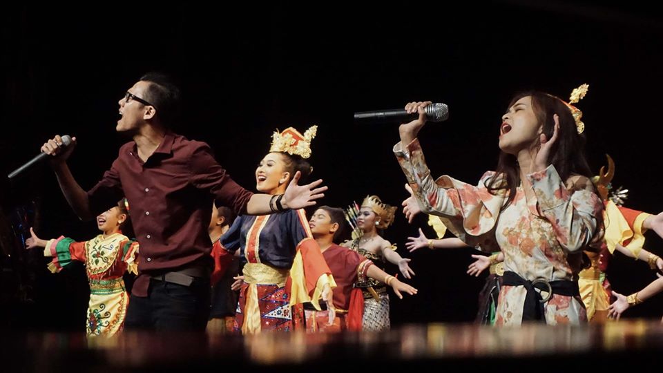 Művészeti műsorok péntek este Jakartában