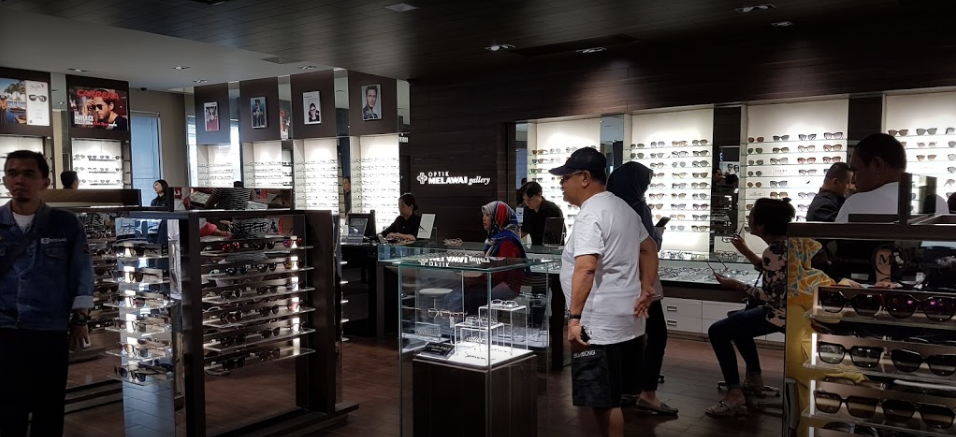 Optik Melawai selling optical lenses in Jakarta