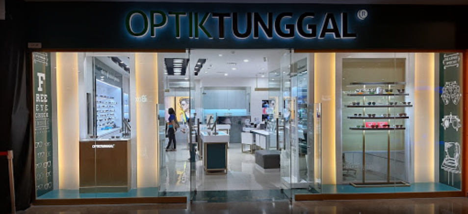 Optik Tunggal selling optical lenses in Jakarta