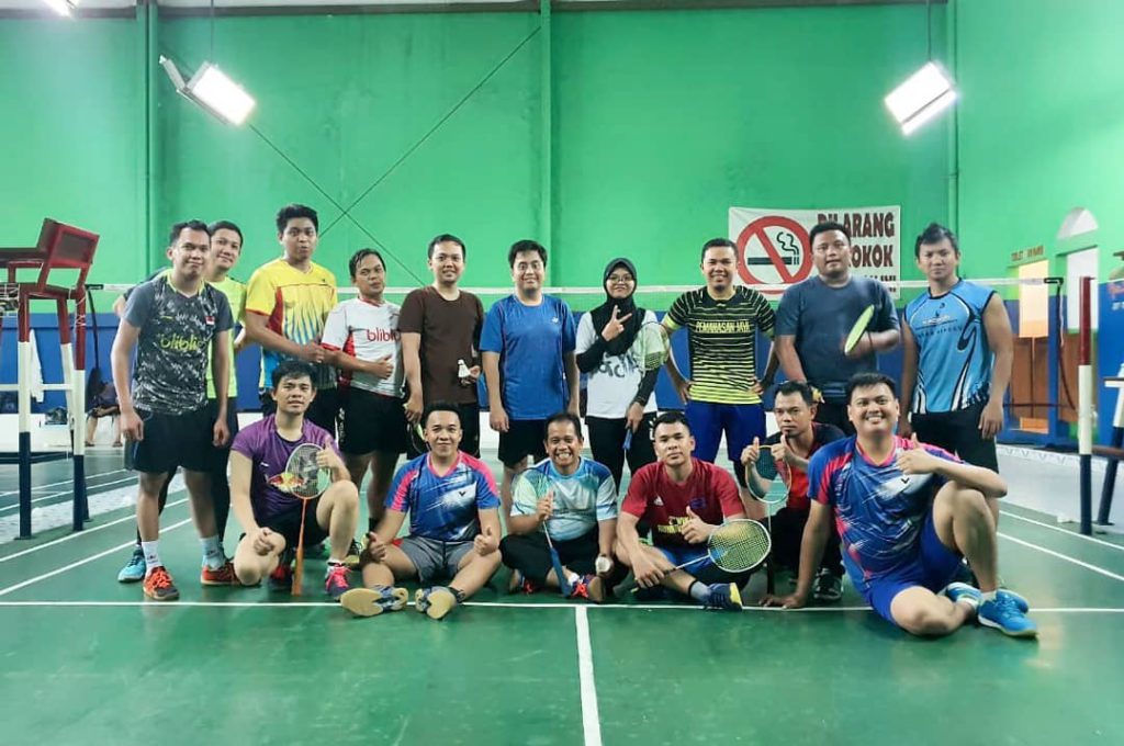 Solid badminton community