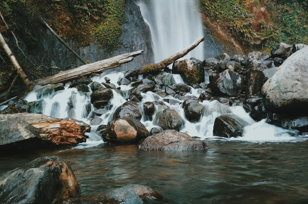 curug cibeureum best waterfalls near jakarta