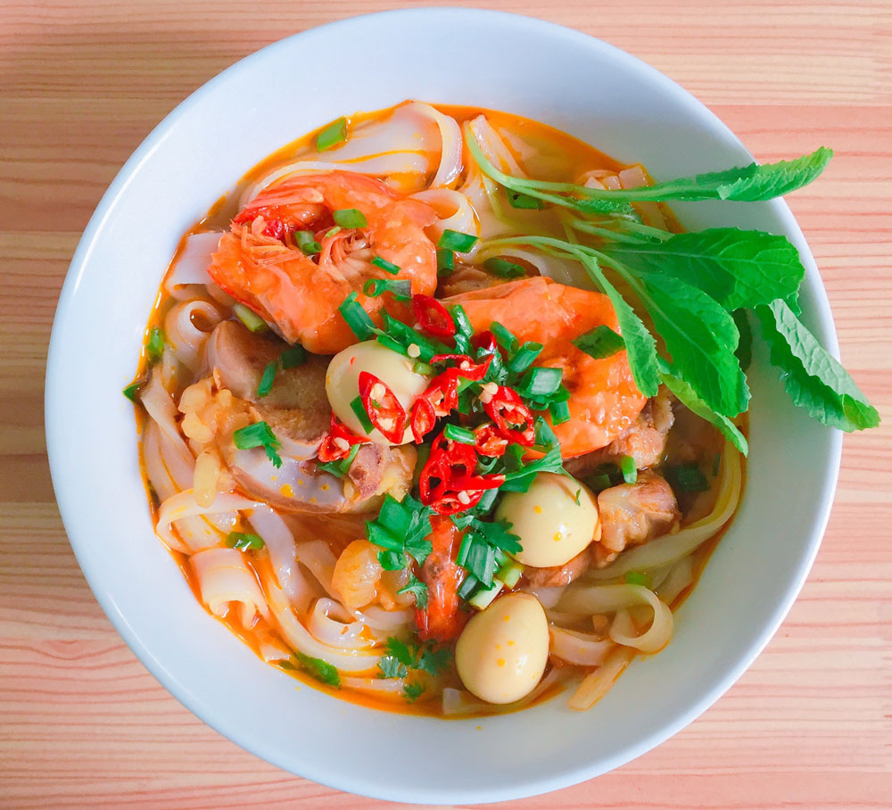 cooked tom yum noodle soup thai restaurant jakarta