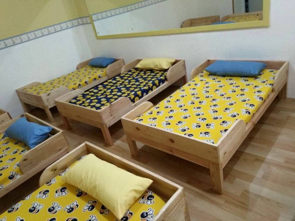 bedroom Fun2Gro Daycare - Temukan tempat penitipan anak terdekat dalam artikel ini