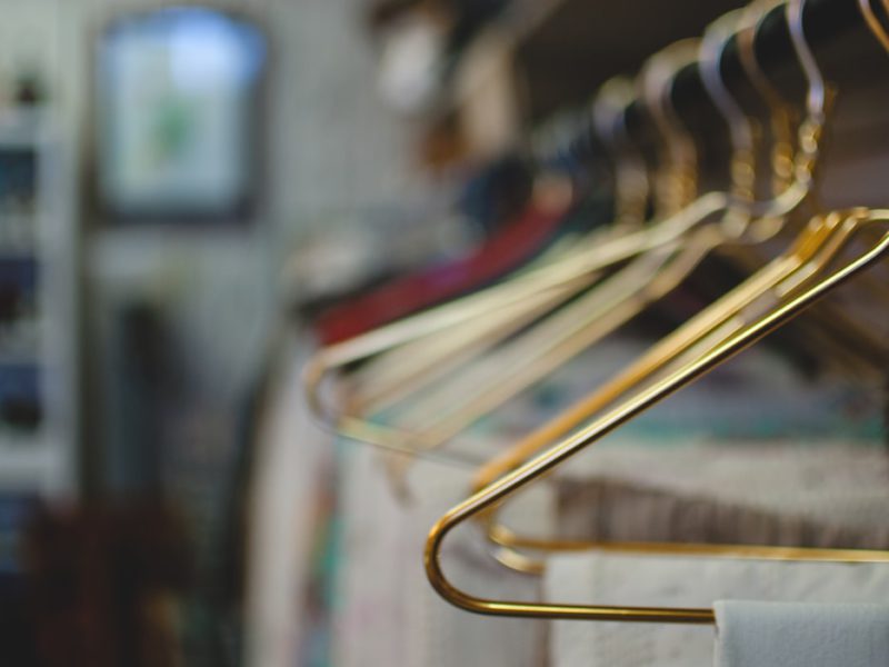 5 Life-Changing Tips to Maximize Your Small Closet