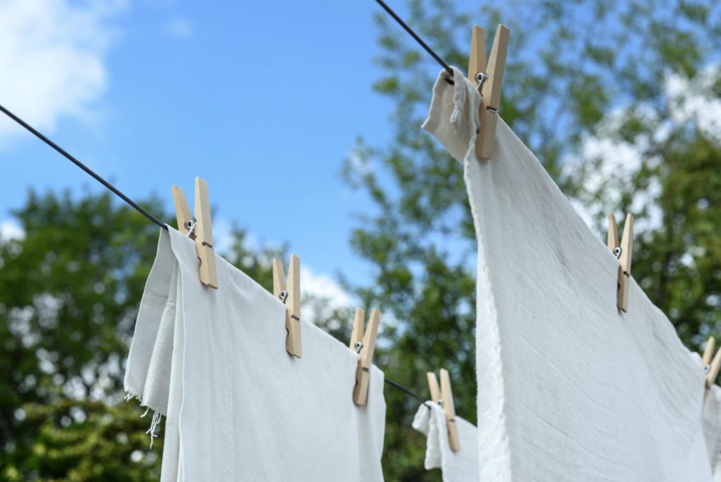 wash clothes