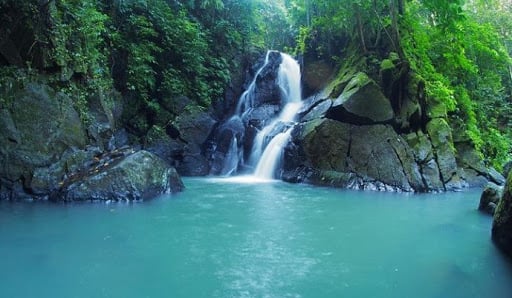 one of the best destinations in indonesia is Sabang waterfall