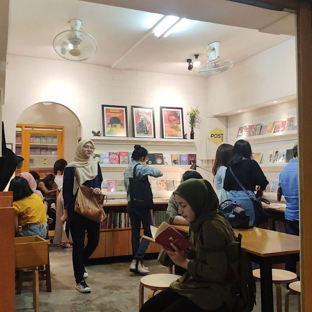POST bookshop - temukan toko buku terdekat di sekitar jakarta