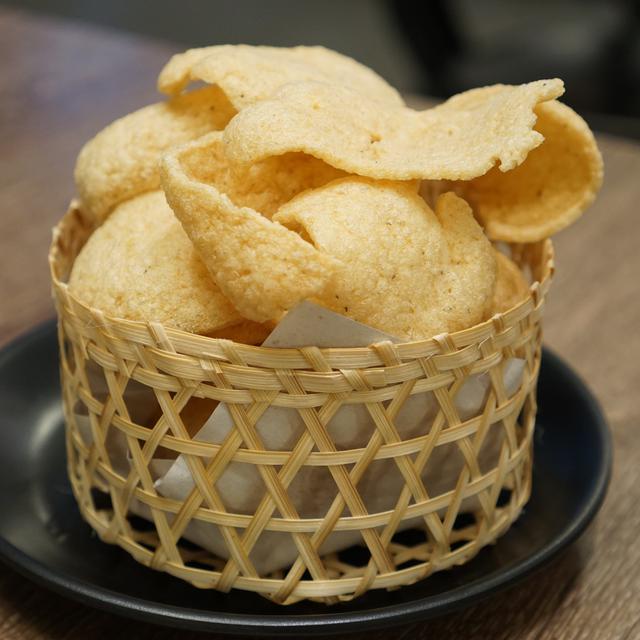 An Ultimate Guide to Krupuk: Indonesian Deep Fried Crackers | Flokq Blog