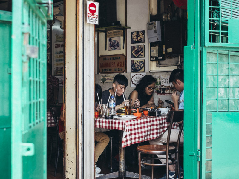 16 Tempat Makan Legendaris di Jakarta yang Wajib Dicoba Pecinta Kuliner!