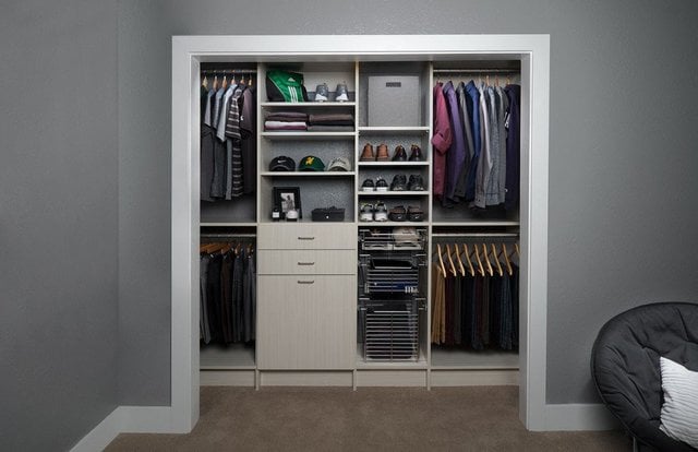 Reach in closet design