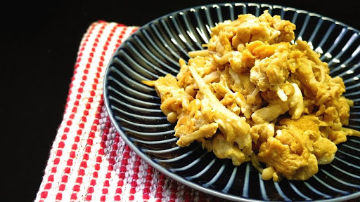 Enoki mushroom scrambled eggs