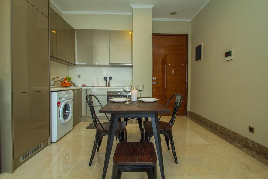 The boarding house in the apartment is fully furnished and ready to use.
