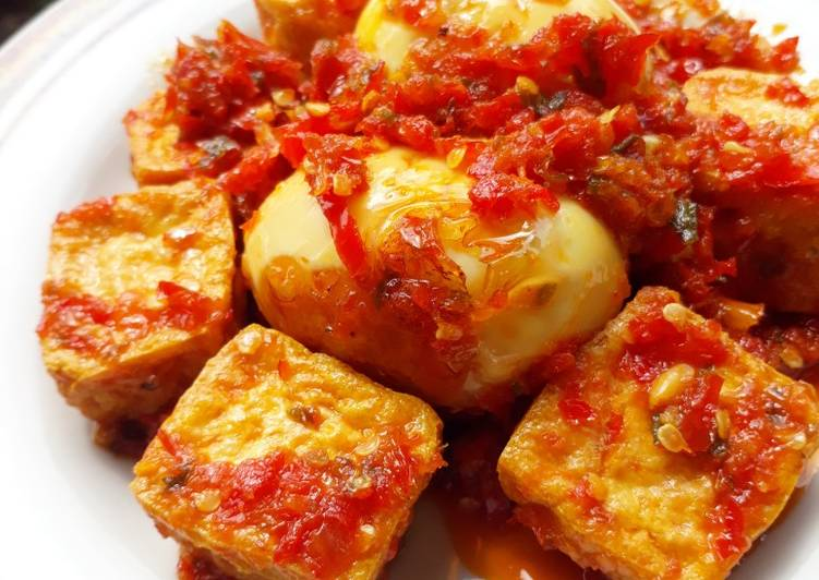 Eggs and Tofu Balado are a delicious lunchbox menu