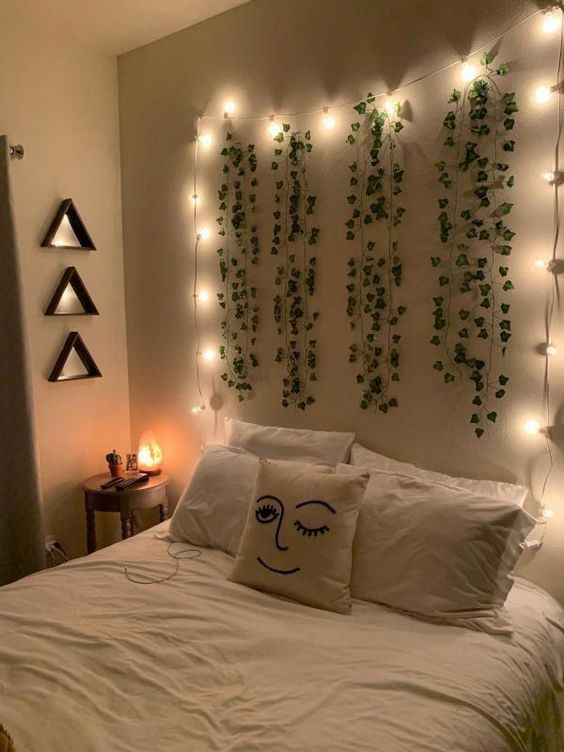 using decorative lights to create an aesthetic room