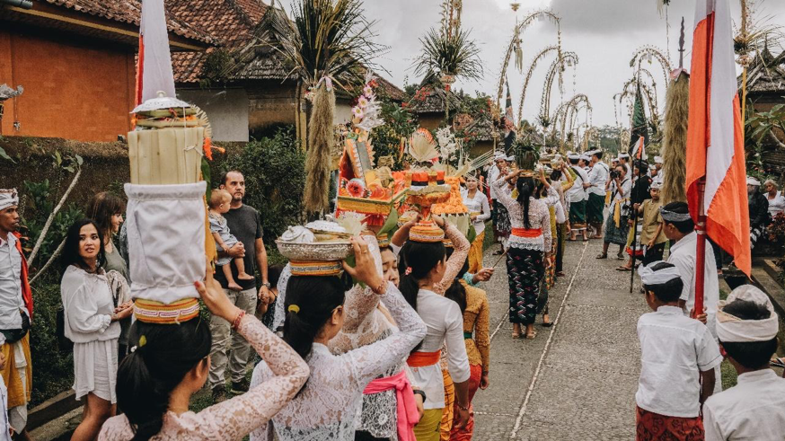 tentang legian bali