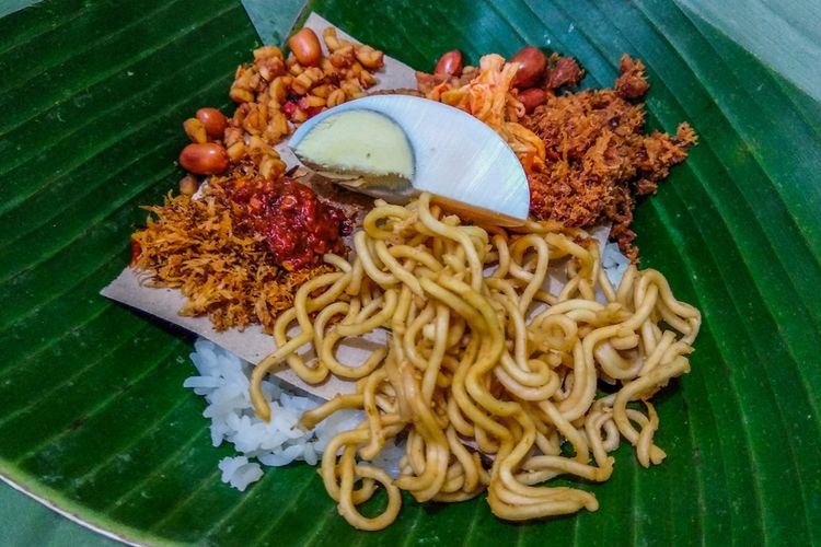 8 Bali Local Street Foods and Where to Find Them