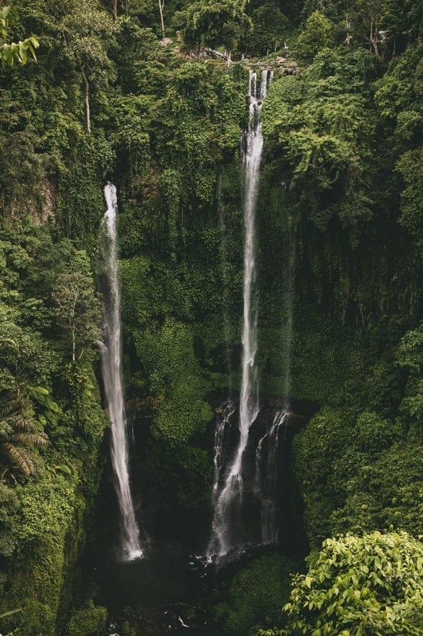 jalur hiking di air terjun sekumpul