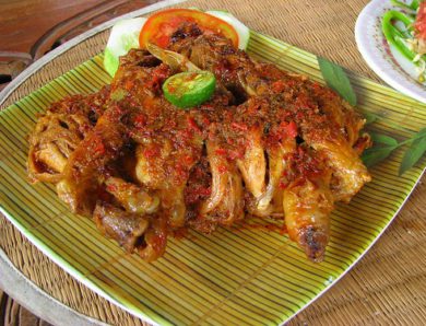 Get to Know Ayam Betutu: The Original Taste of Bali Culinary and 10 Recommendations!