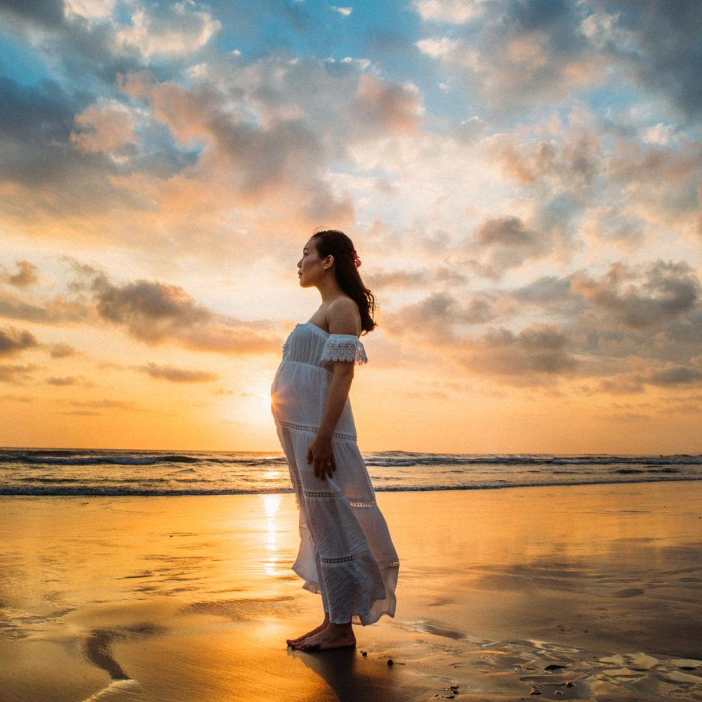 A maternity shoot by Theo Widharto