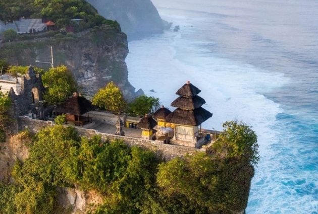 pura luhur uluwatu bali