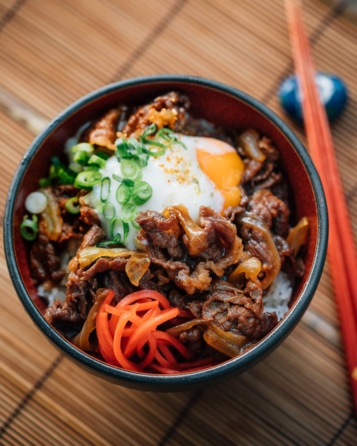 8 Resep Rice Bowl Berbagai Lauk Enak dan Mudah Dibuat | Flokq Blog
