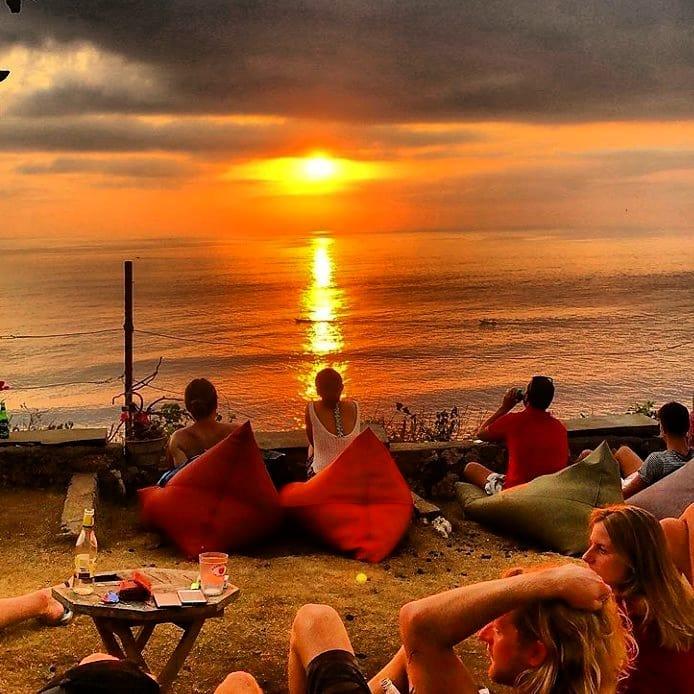 sunset point uluwatu