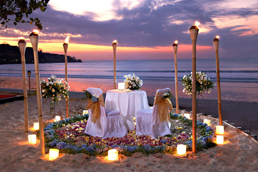 romantic seaside dinner at Jimbaran