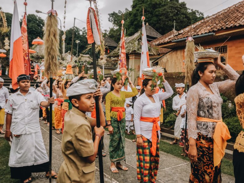 A Guide to Bali Traditional Clothes: The Names & Their Meaning