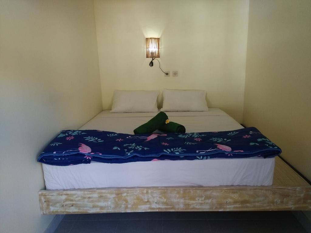 Backpackers home amed double deluxe bed  in East Bali