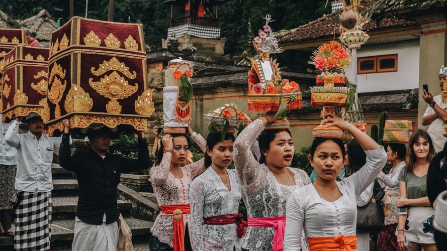 Guide and Common Phrases of Balinese Language