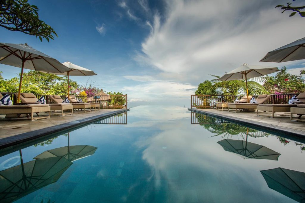 Infinity pool ofmunduk villa in North Bali