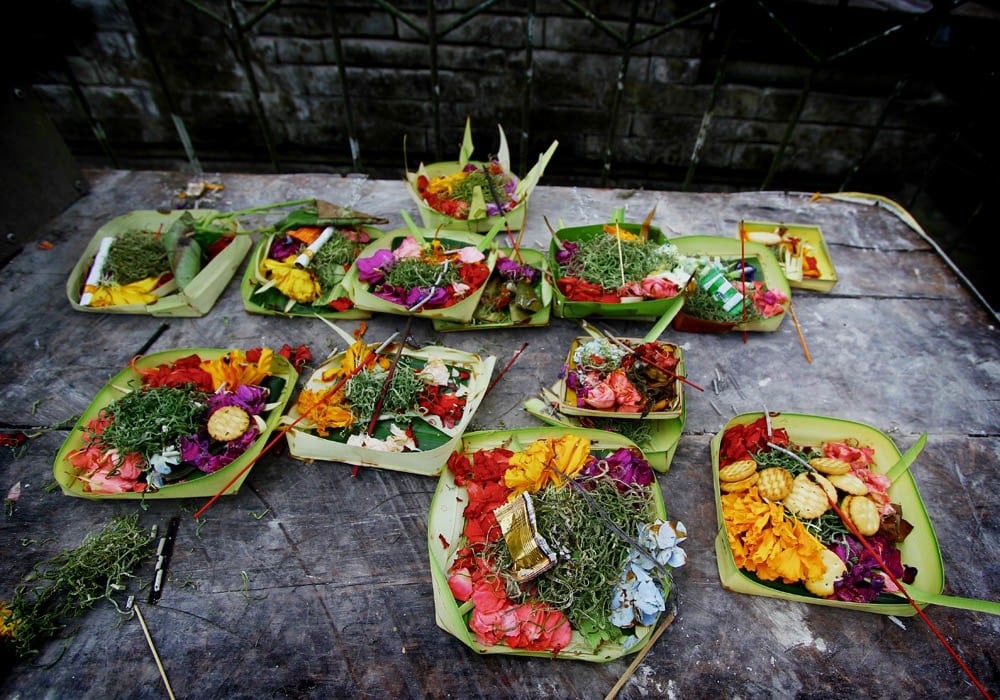 balinese offering canang sari