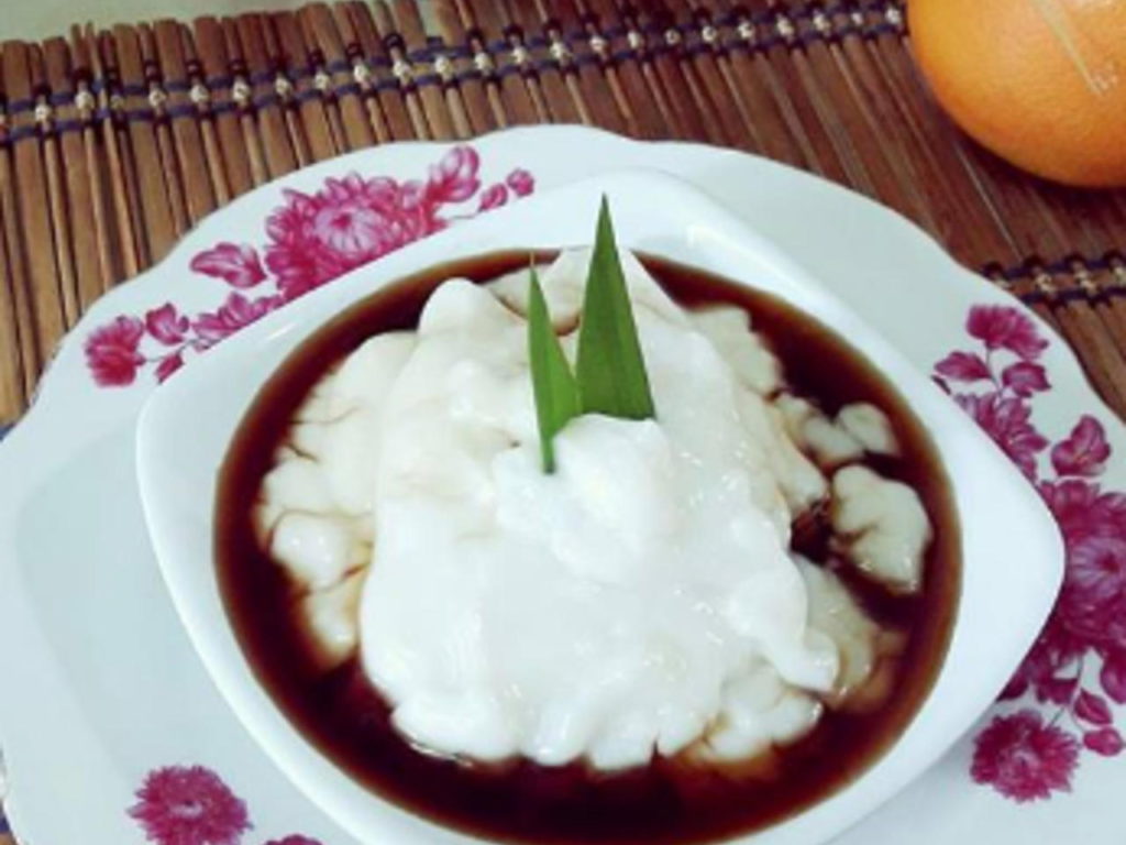 traditional bali dessert bubur sumsum