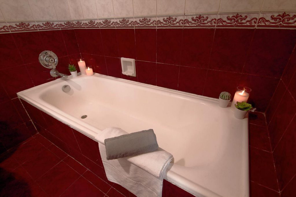 aryaduta semanggi apartment with bathtub in sudirman