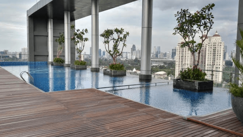 Infinity Pool Apartemen Four Winds Jakarta Selatan