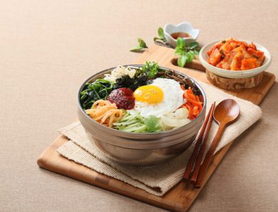 10 Rekomendasi Makanan Korea Populer yang Harus Anda Coba