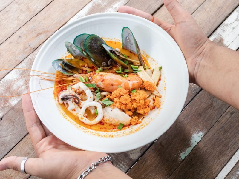 10 Makanan Khas Thailand Yang Perlu Anda Coba, Dijamin Enak!