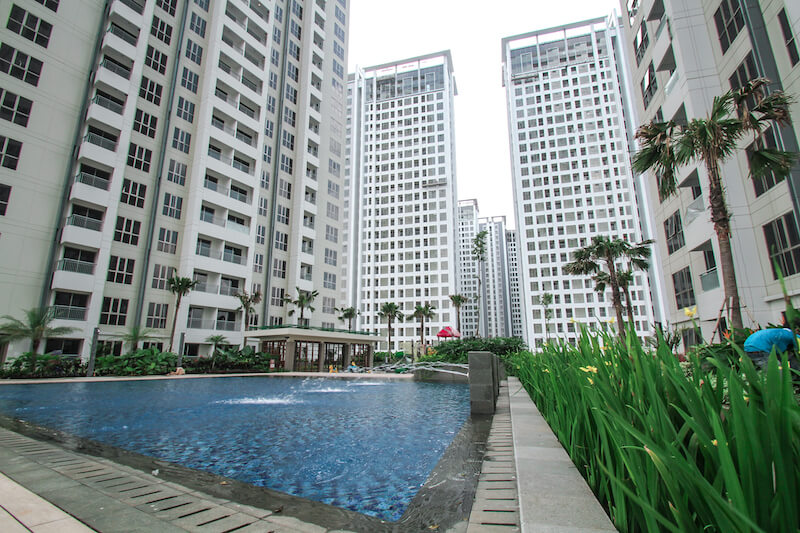 pool view dari apartemen M town Serpong 